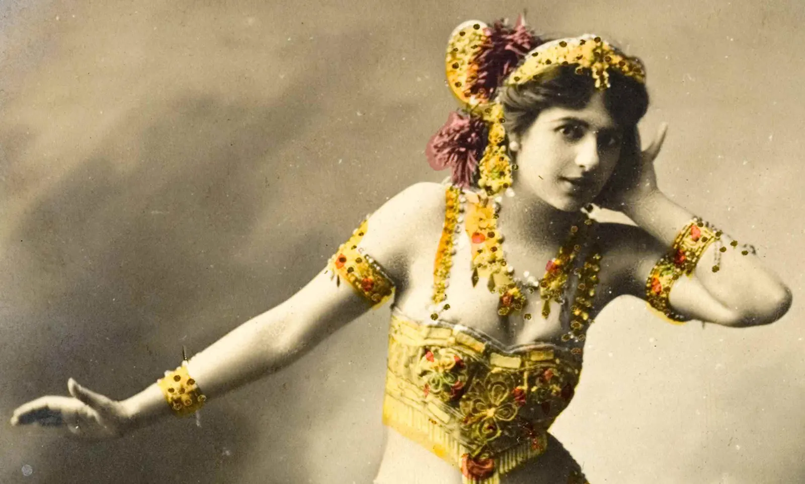 Mata Hari femme fatale - fotografie color