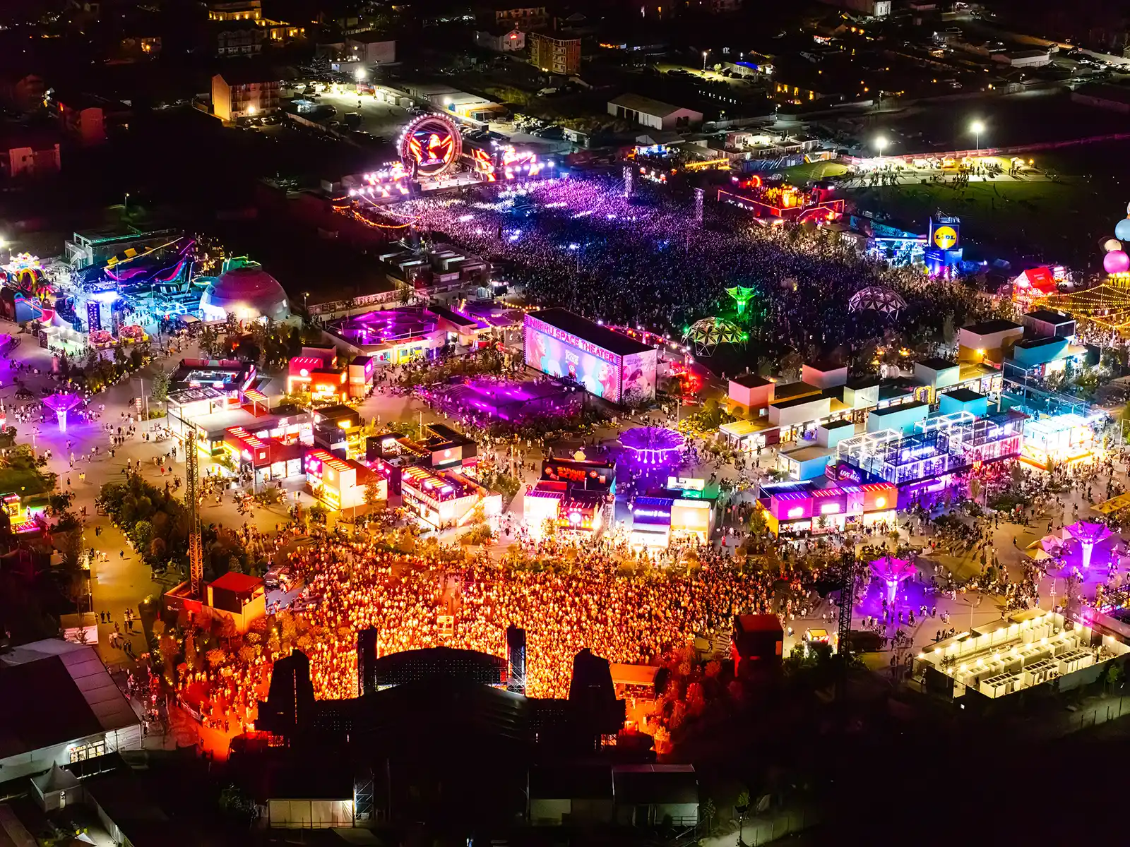 Festivalul STARDUST a adus hiturile anilor ’90 și 2000 la NIBIRU