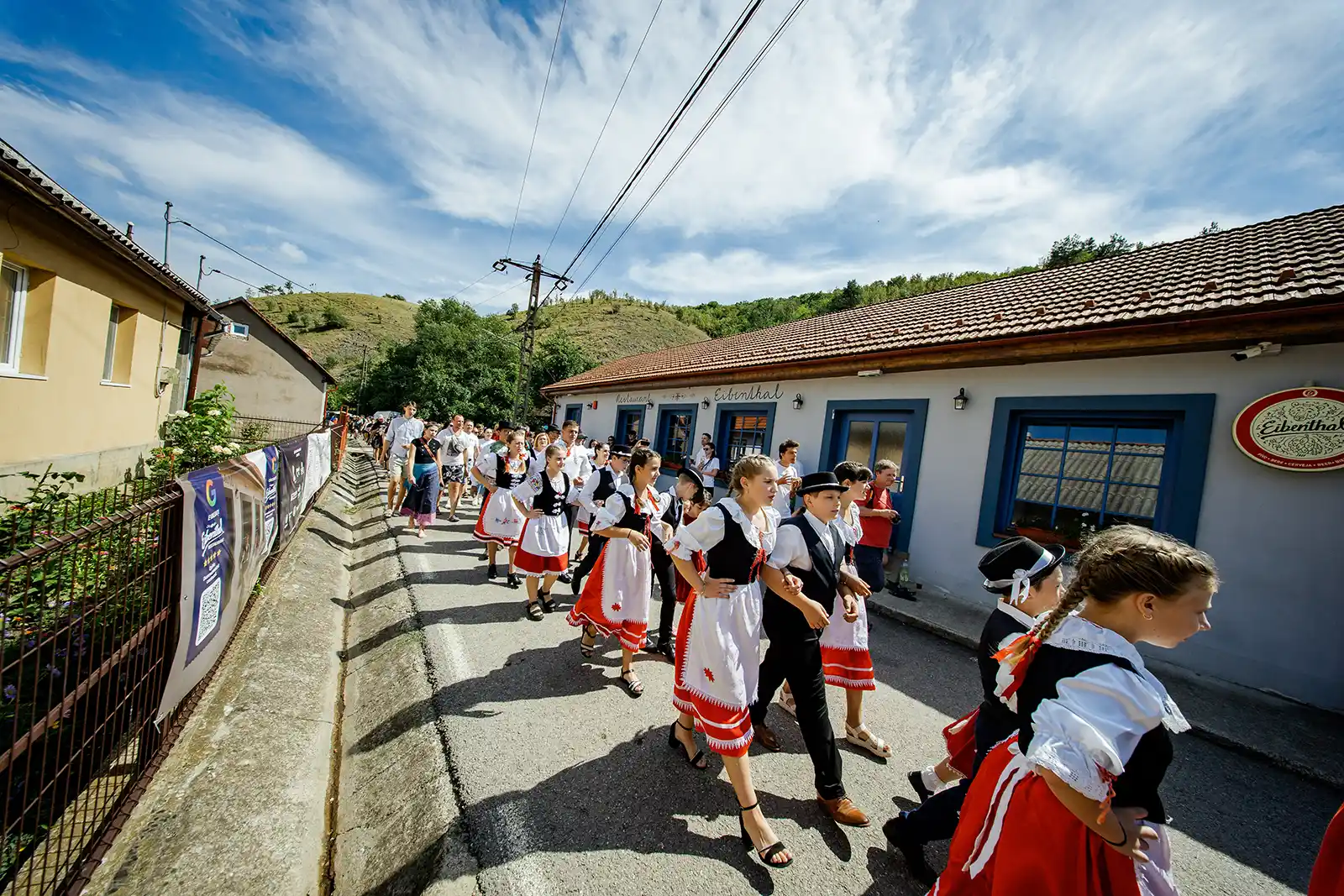 Traditia merge mai departe - Festival Banat - Foto credit Eliska Palhounova