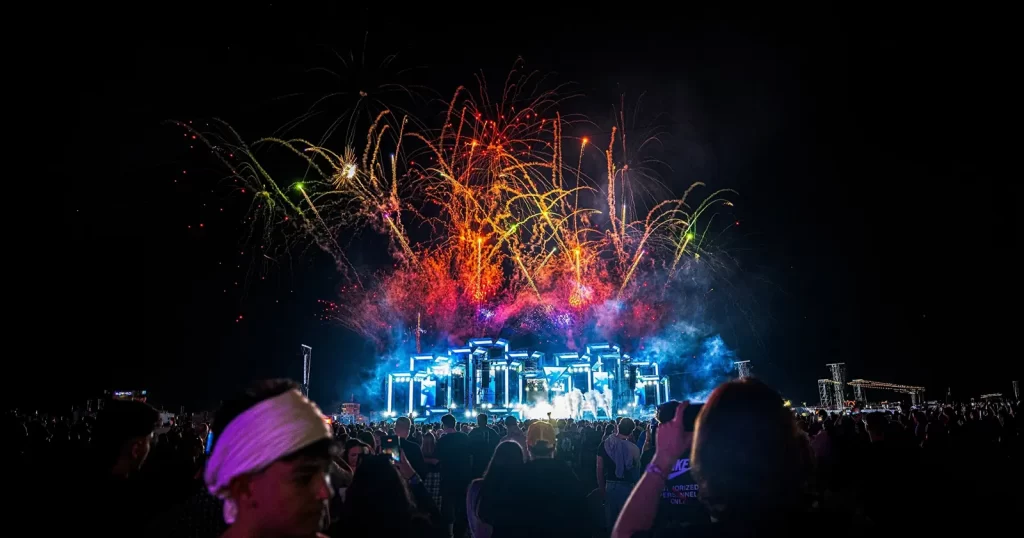 Adolescenti la festivaluri