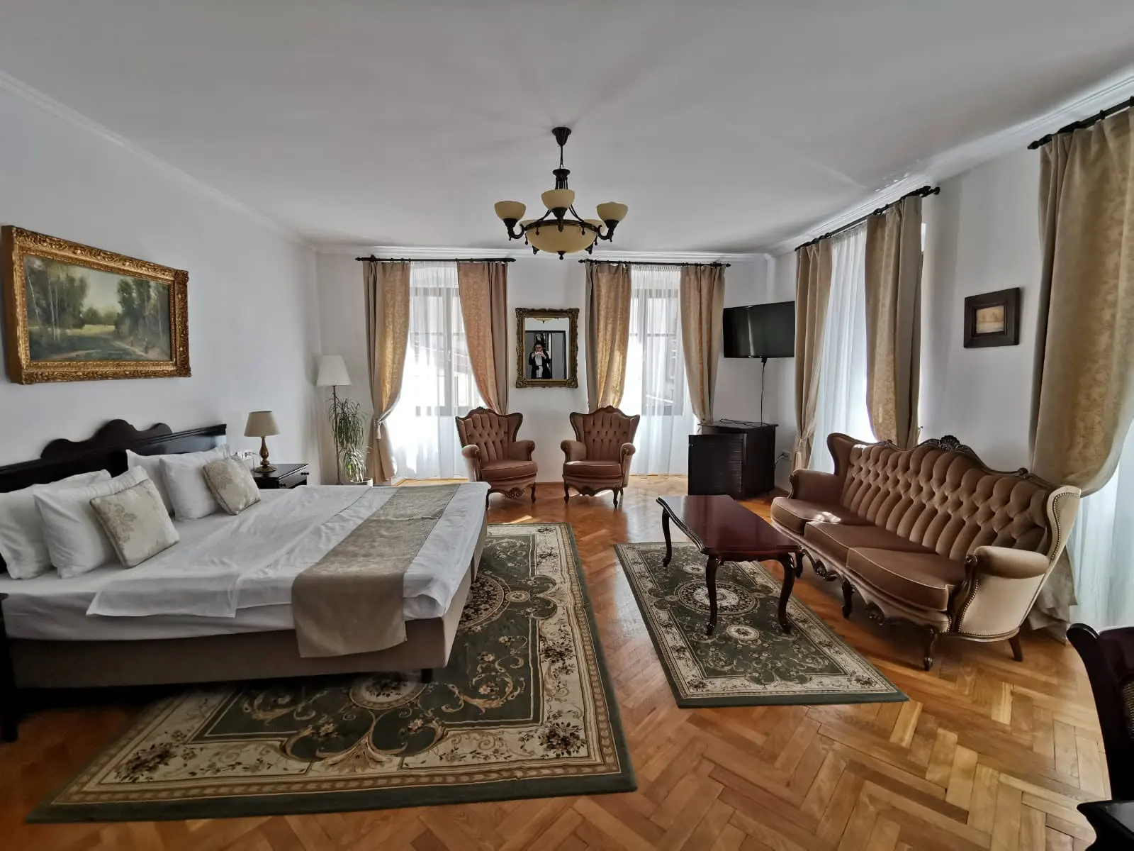 Cameră din hotelul Drachenhaus - cazare Brașov Jazz & Blues Festival 2026