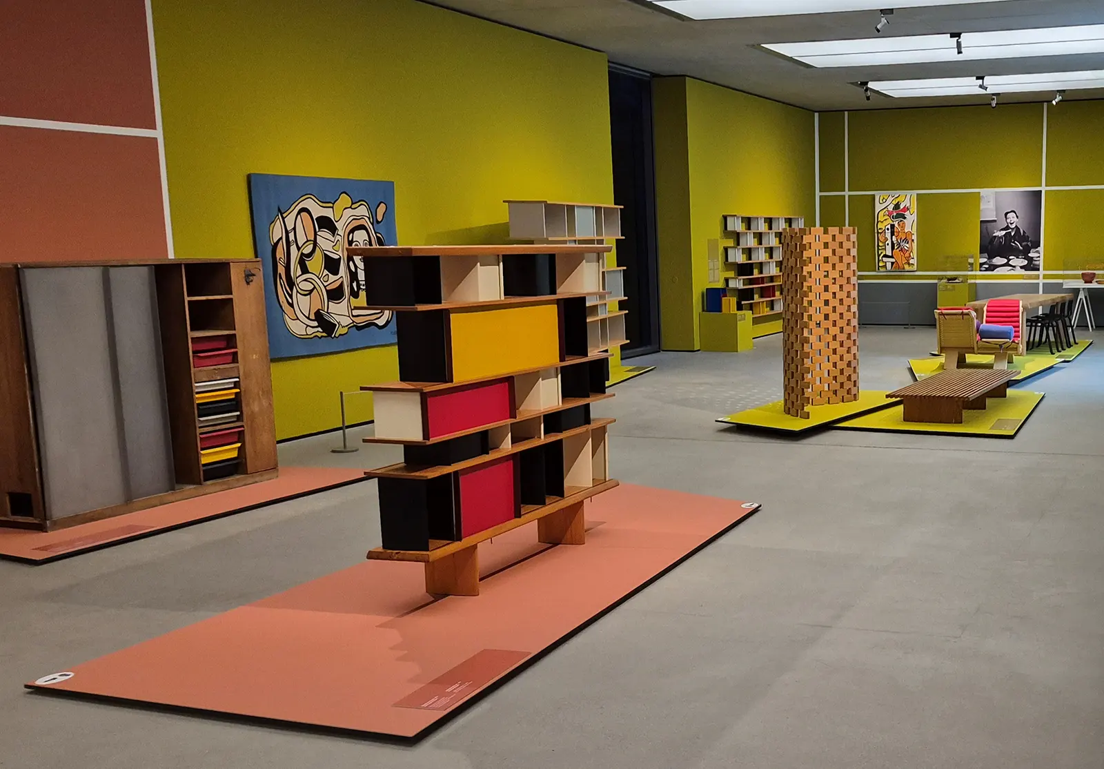 Piese de design Charlotte Perriand în expoziția de la Museum der Moderne Salzburg