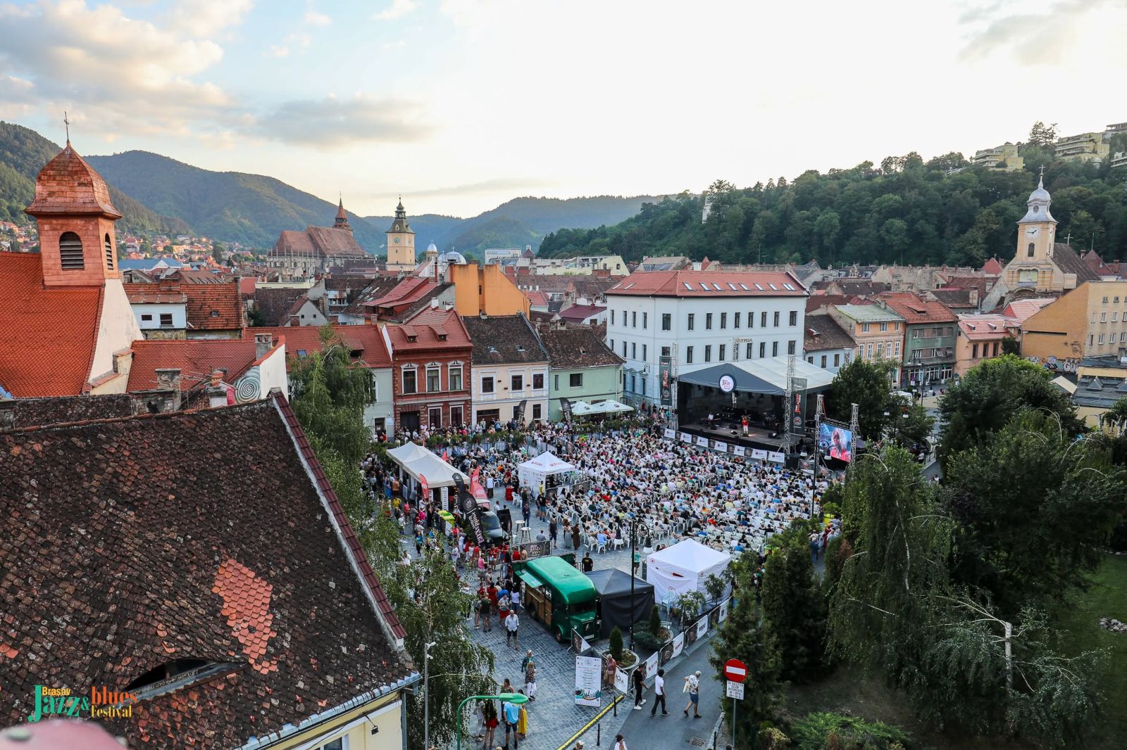 Piața Sf. Ioan Brașov - evenimente-august-2026-festivaluri-mare-munte-rasov Jazz and Blues Festival 2026 panorama