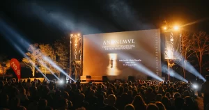 Ecranul în aer liber la Festivalul ANONIMUL 2026 din Sfântu Gheorghe