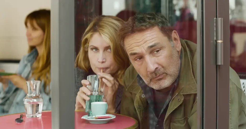 Laetitia Casta și Gilles Lellouche, detectivi fără voie în comedia „Crima de la etajul 3”, din 11 septembrie la cinema