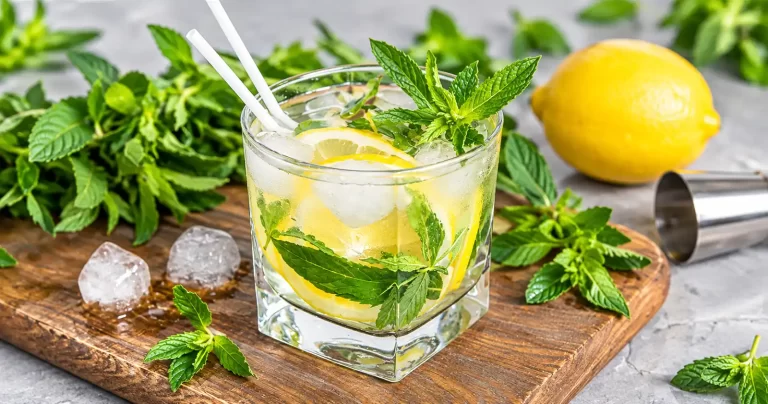 Rom Bacardi: cu ce se bea romul alb: 5 mixuri clasice de încercat