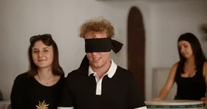 Teatrul Experimental Senzorial anunță premiera spectacolului „Fragments of Reality" — un labirint senzorial despre viitorul umanității, într-un conac inedit din Timișoara