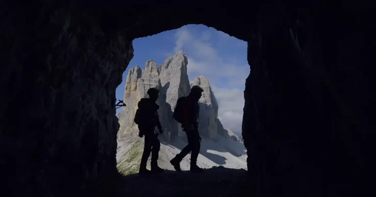 Povestea care te face să privești altfel vârsta, viața și muntele - „Hoinari prin Munți”, din 11 septembrie, în cinematografe