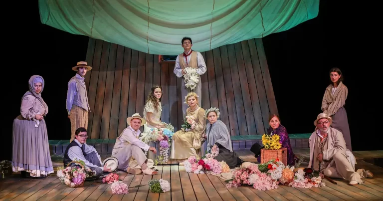 Teatrul Național „I.L.Caragiale” din București anunță premiera spectacolului Livada de vișini”, în regia lui Horațiu Mălăele