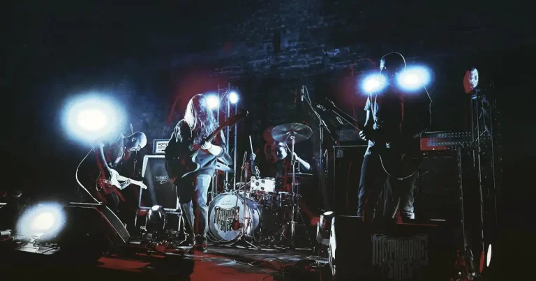 Stray Lights Sessions revine la Control pentru al doilea an, cu Methadone Skies și Mock Surprise