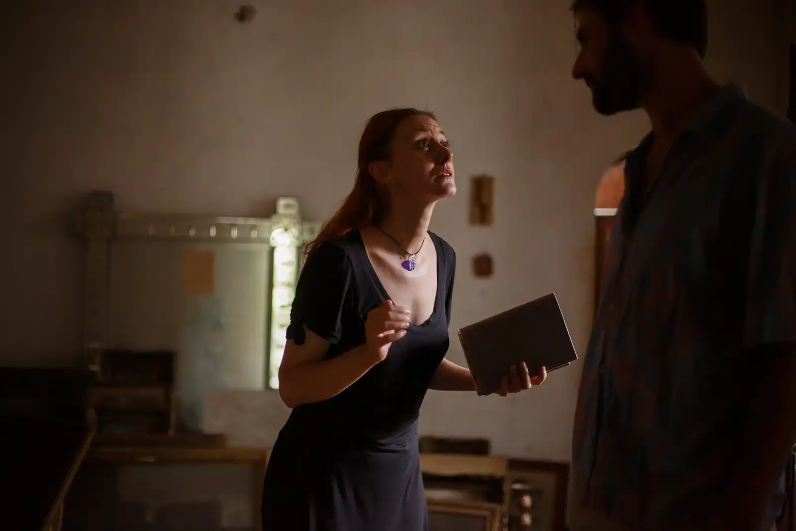 Teatrul Experimental Senzorial anunță premiera spectacolului „Fragments of Reality" — un labirint senzorial despre viitorul umanității, într-un conac inedit din Timișoara