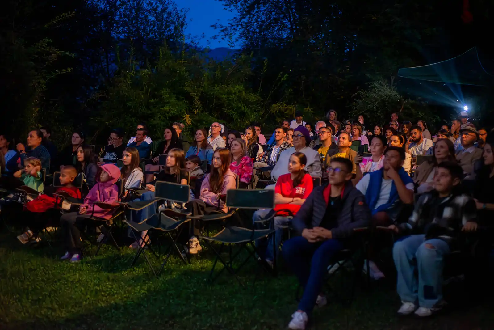 Ultimul popas al toamnei: Film la Conac &ndash; Curți Deschise