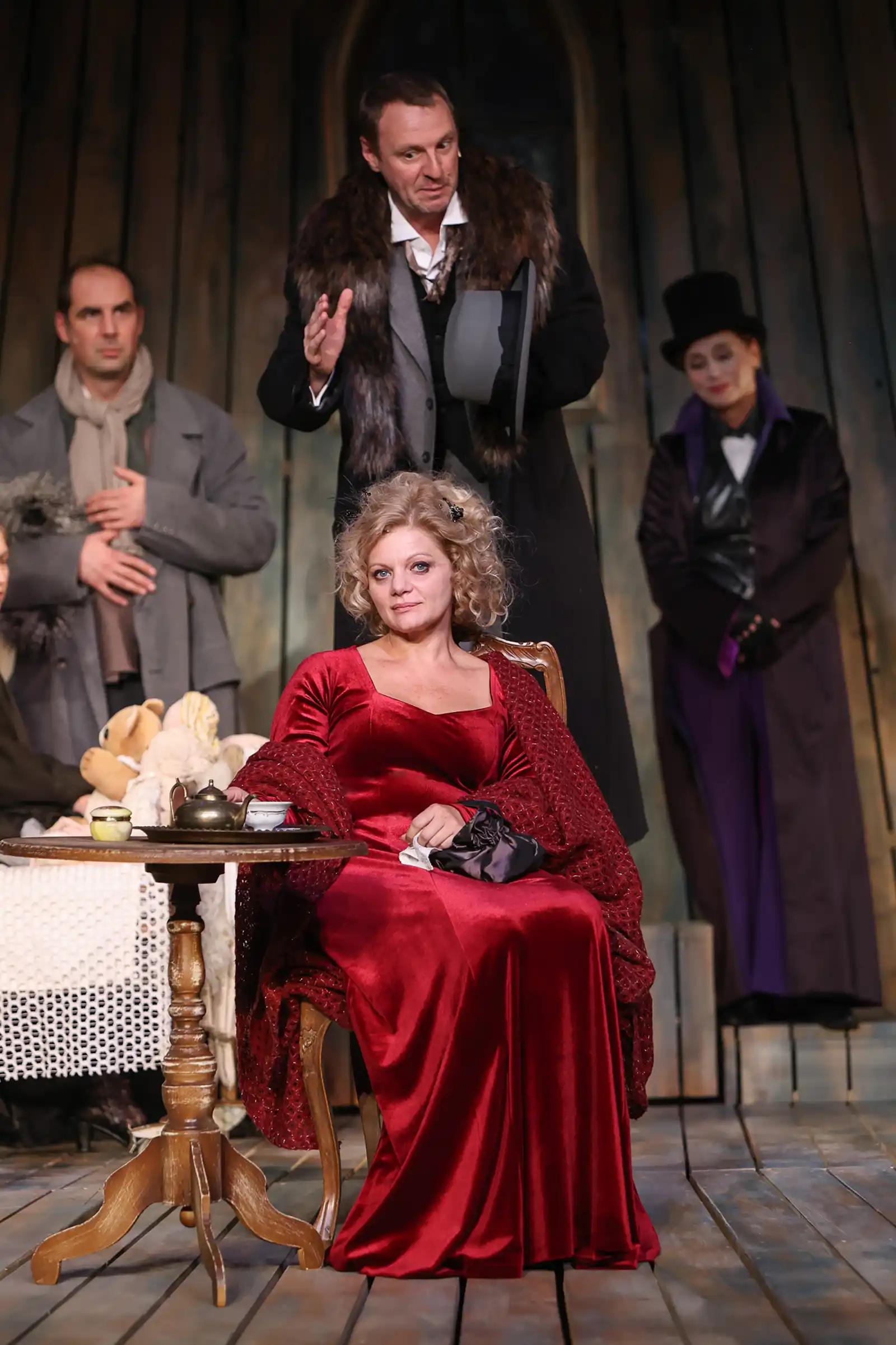 Teatrul Național „I.L.Caragiale” din București anunță premiera spectacolului Livada de vișini”, în regia lui Horațiu Mălăele
