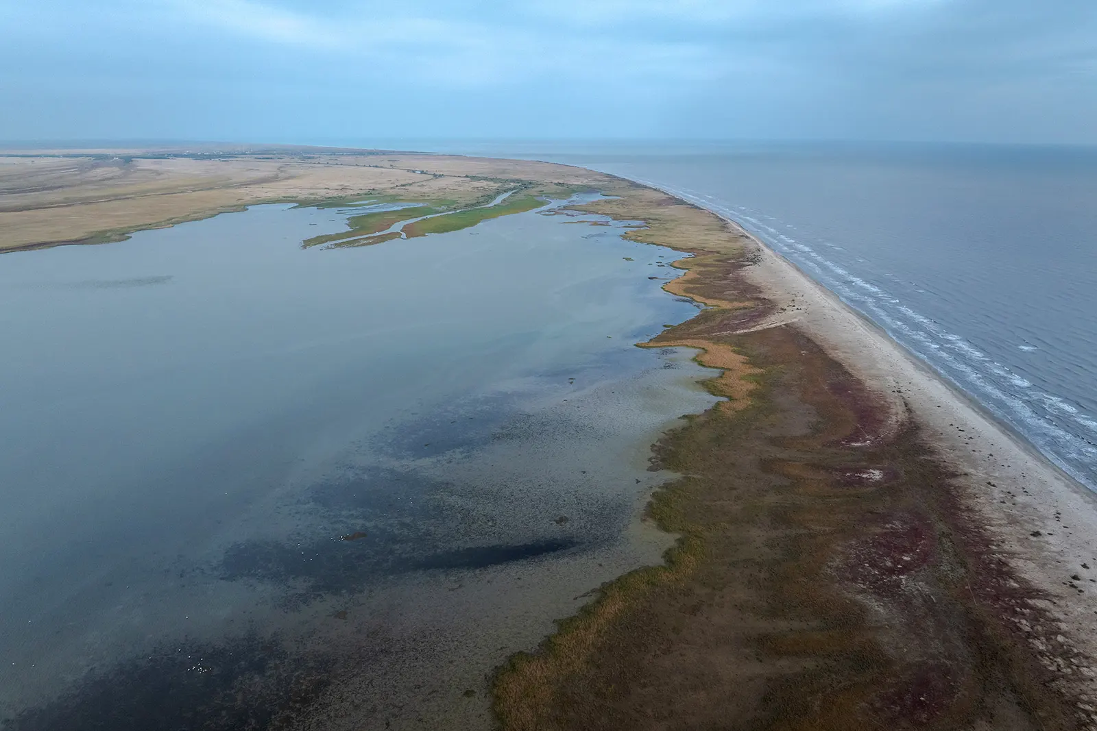 Peisaj dintre Delta Dunării și Marea Neagră surprins de Dan Dinu