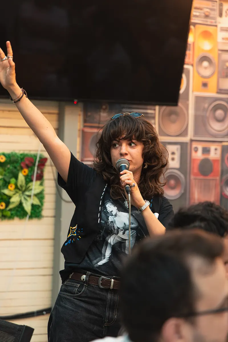 Moment de la un eveniment Flow Social din București