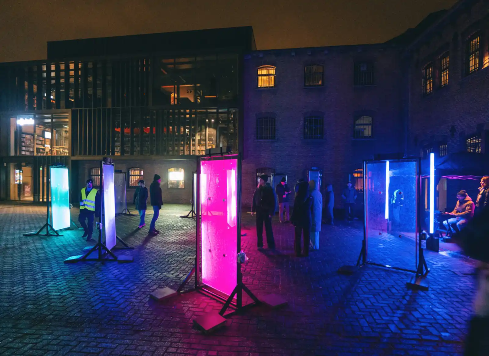Expoziție de Artă digitală - RADAR ÎN COMUNITATE – Mântuleasa Edition