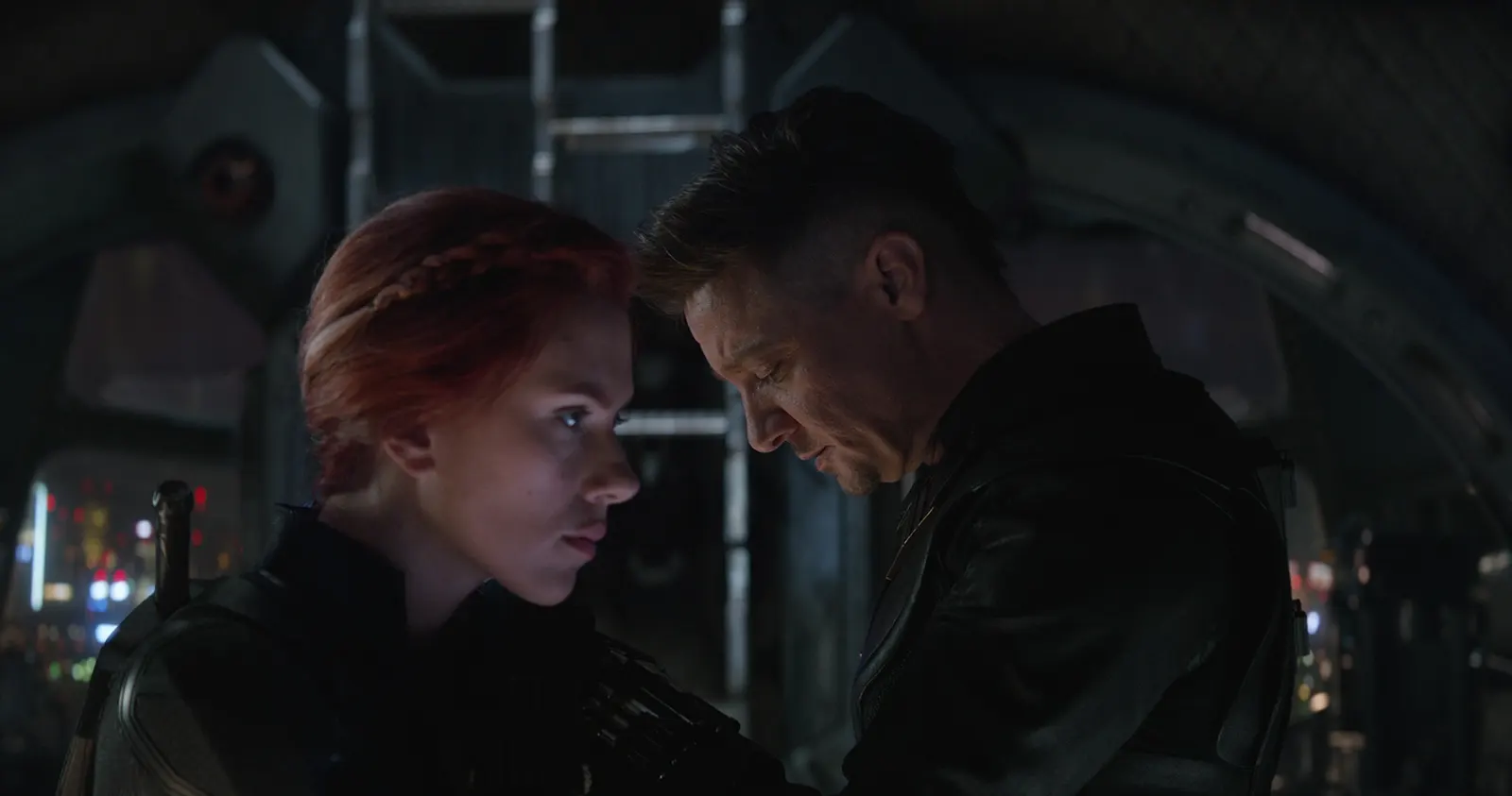 Avengers Endgame Encore | Scenă dramatică din Avengers: Endgame cu două personaje ale echipei