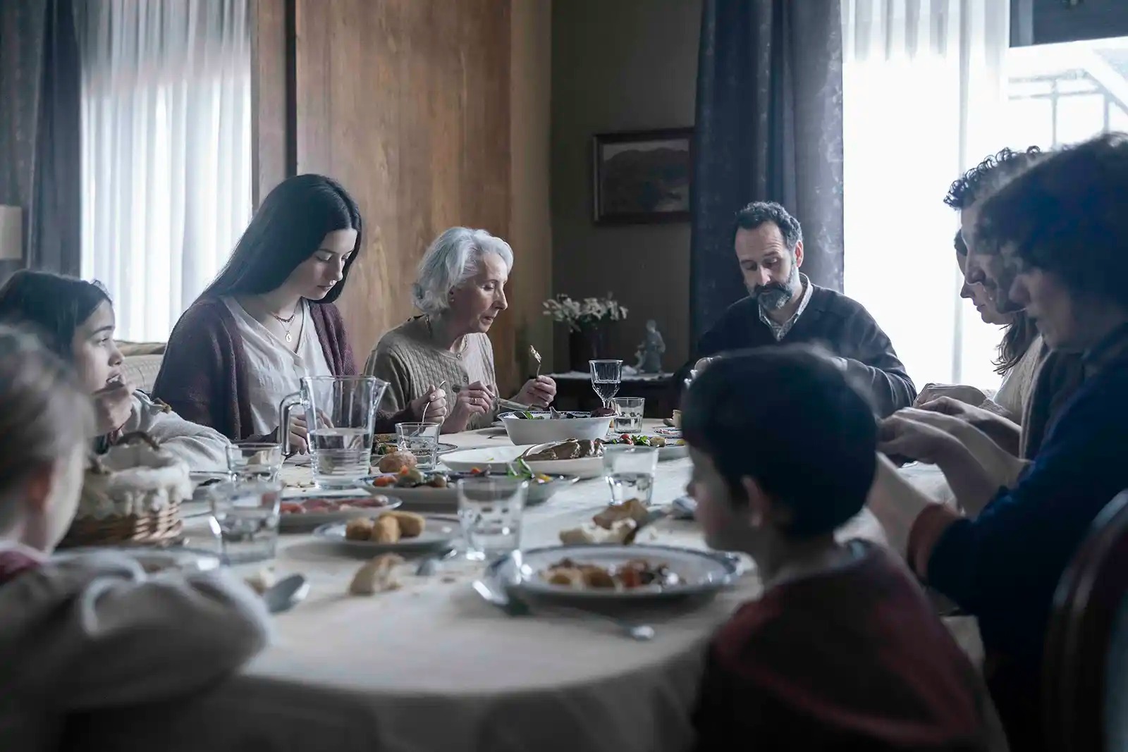 O adolescentă, o vocație neașteptată și 5 premii Goya: „Duminicile”, din 25 septembrie la cinema