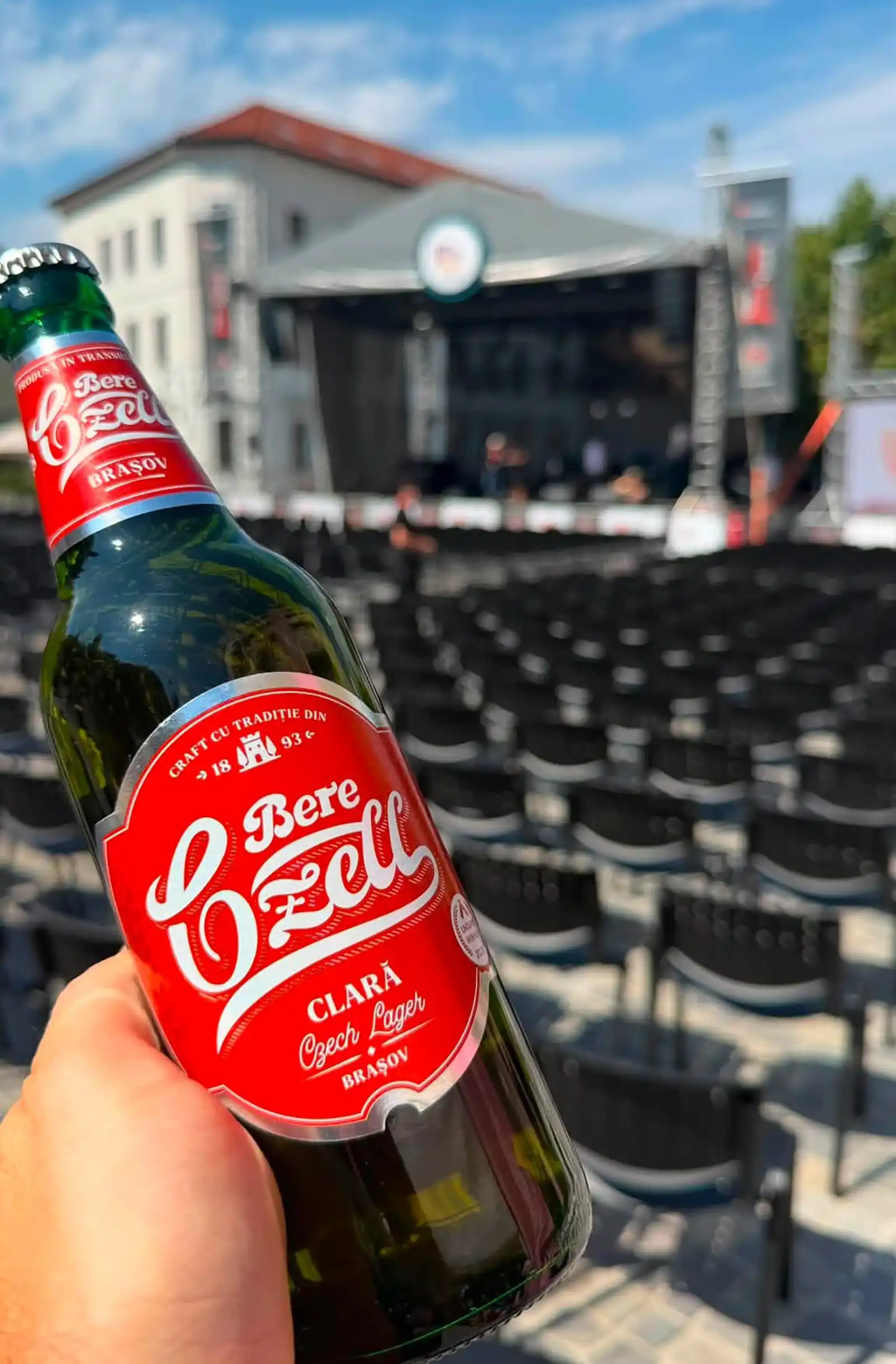 Bere Czell la sticlă la Brasov Jazz & Blues Festival