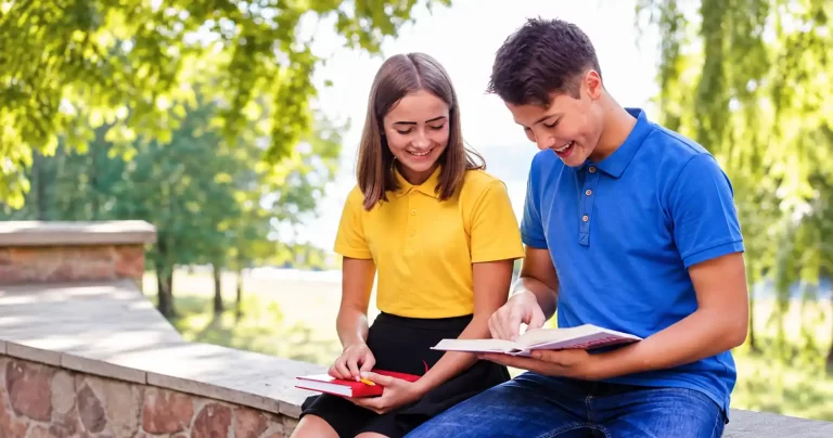 Campusul ICARTE aduce împreună 150 de adolescenți într-un laborator de gândire critică, educație media și debate