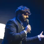 Miguel Gane, românul devenit fenomen al poeziei de limbă spaniolă, vine la București cu spectacolul „Ce am lăsat între noi”