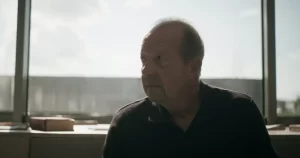 Regizorul Lucas Neagu lansează „Nimic mai mult și nimic diferit”, cel mai fericit film de pe Pământ