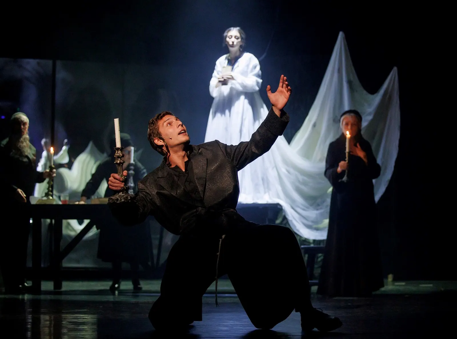 Mesia, spectacol regizat de Andrei Măjeri la Teatrul Evreiesc de Stat