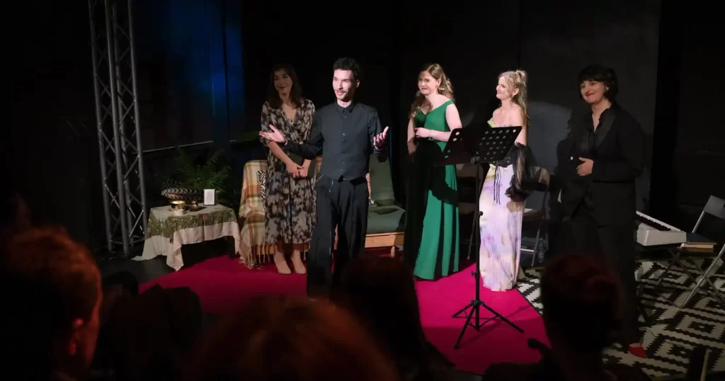 Stația Teatru / Muzical