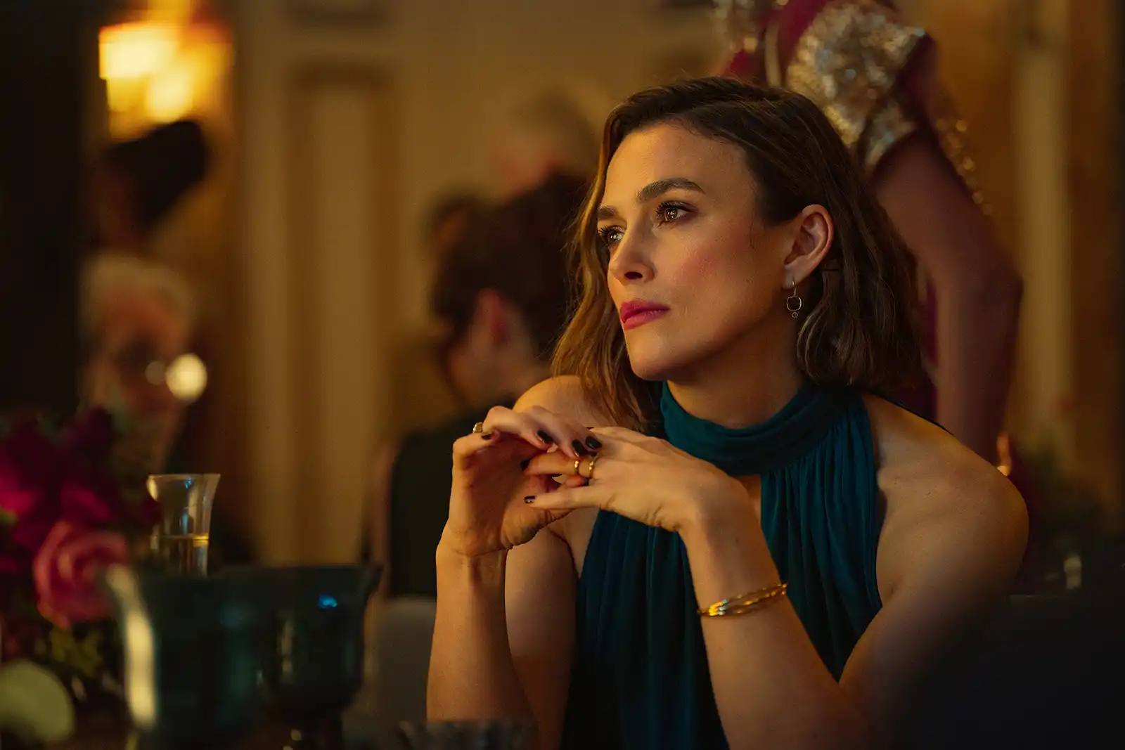 Keira Knightley în Black Doves, Sezonul 2