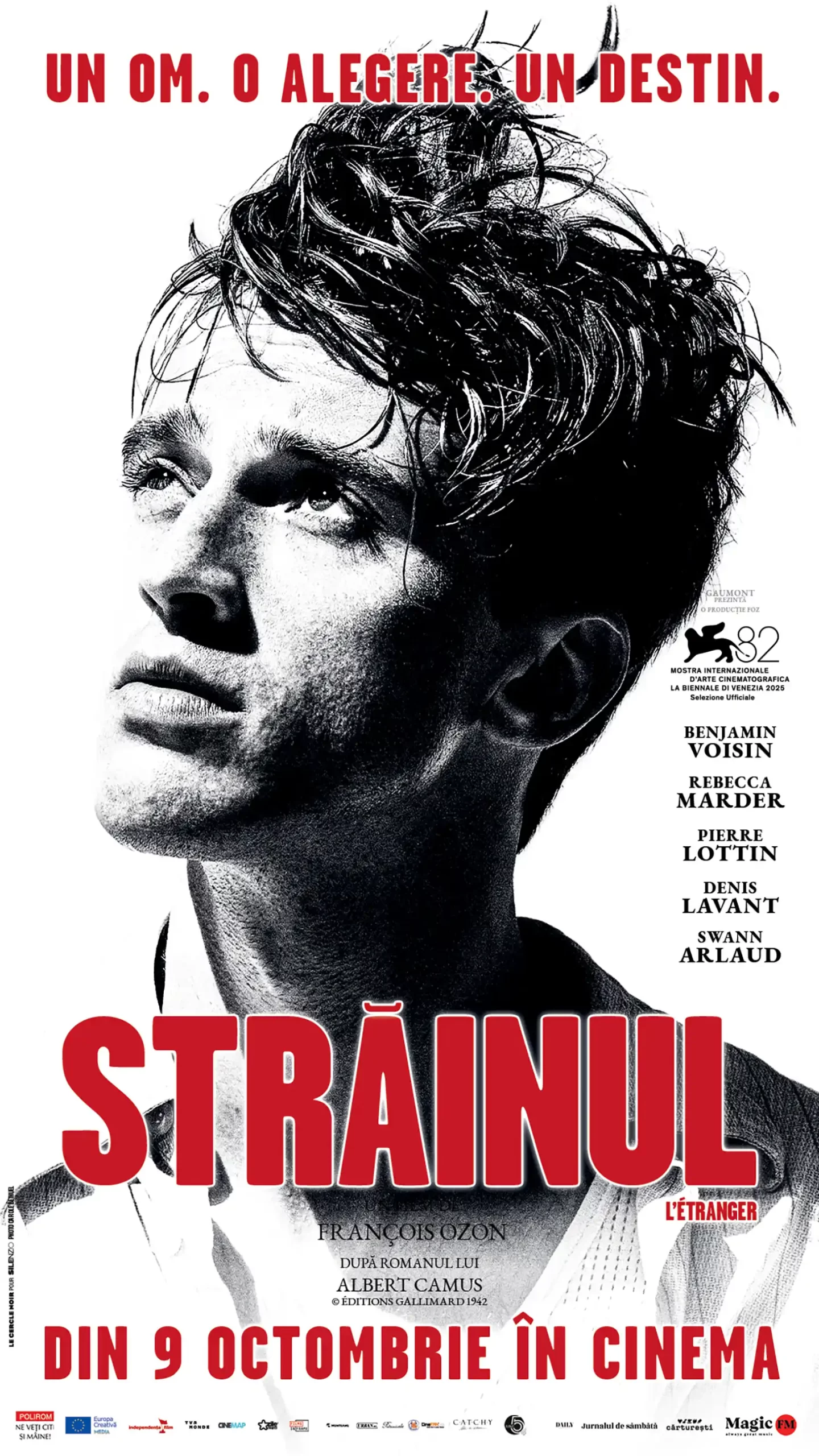 „Străinul”, celebrul roman al lui Albert Camus, într-o nouă ecranizare semnată de François Ozon, din 9 octombrie la cinema