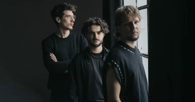 Amphitrio – „Timelines”