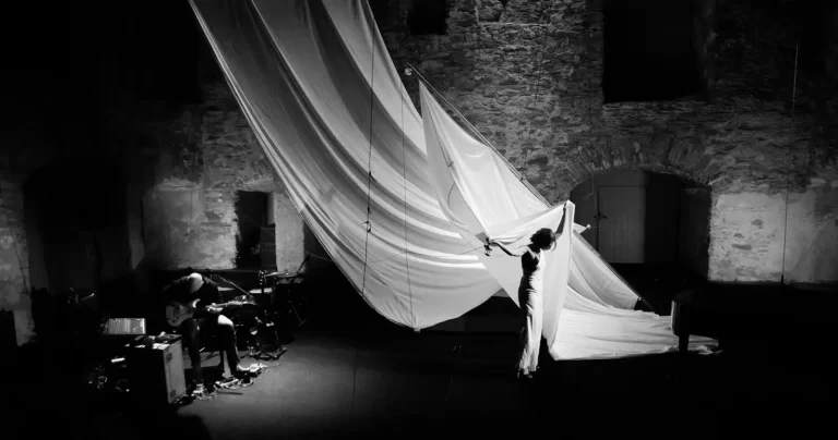 #ATent – micro-secțiune austriacă în cadrul Festivalul Național de Teatru 2026