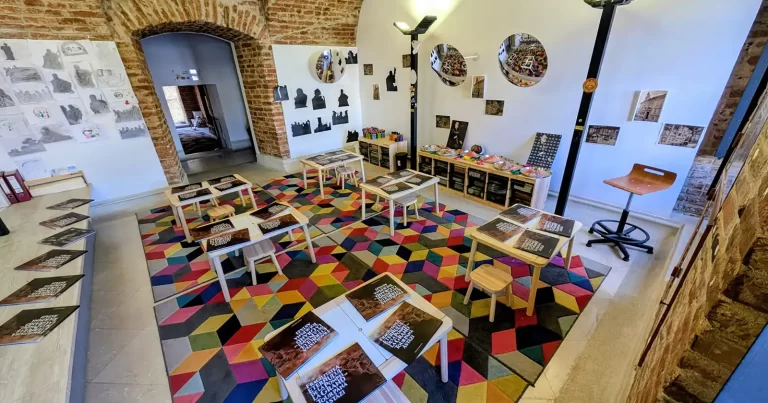 „Școala Altfel la Palat”: Ateliere gratuite și o nouă carte pentru copii la Muzeul Național de Artă Timișoara