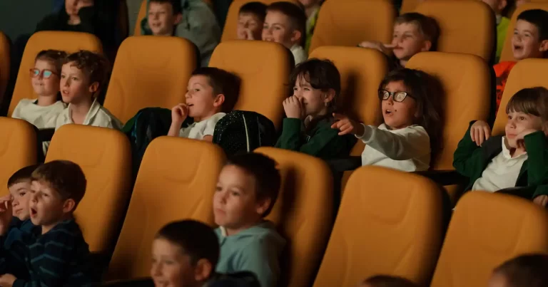 700 de spectatori la ediția a IV-a CULMEA: trei zile de film și curiozitate pentru copiii din Brașov