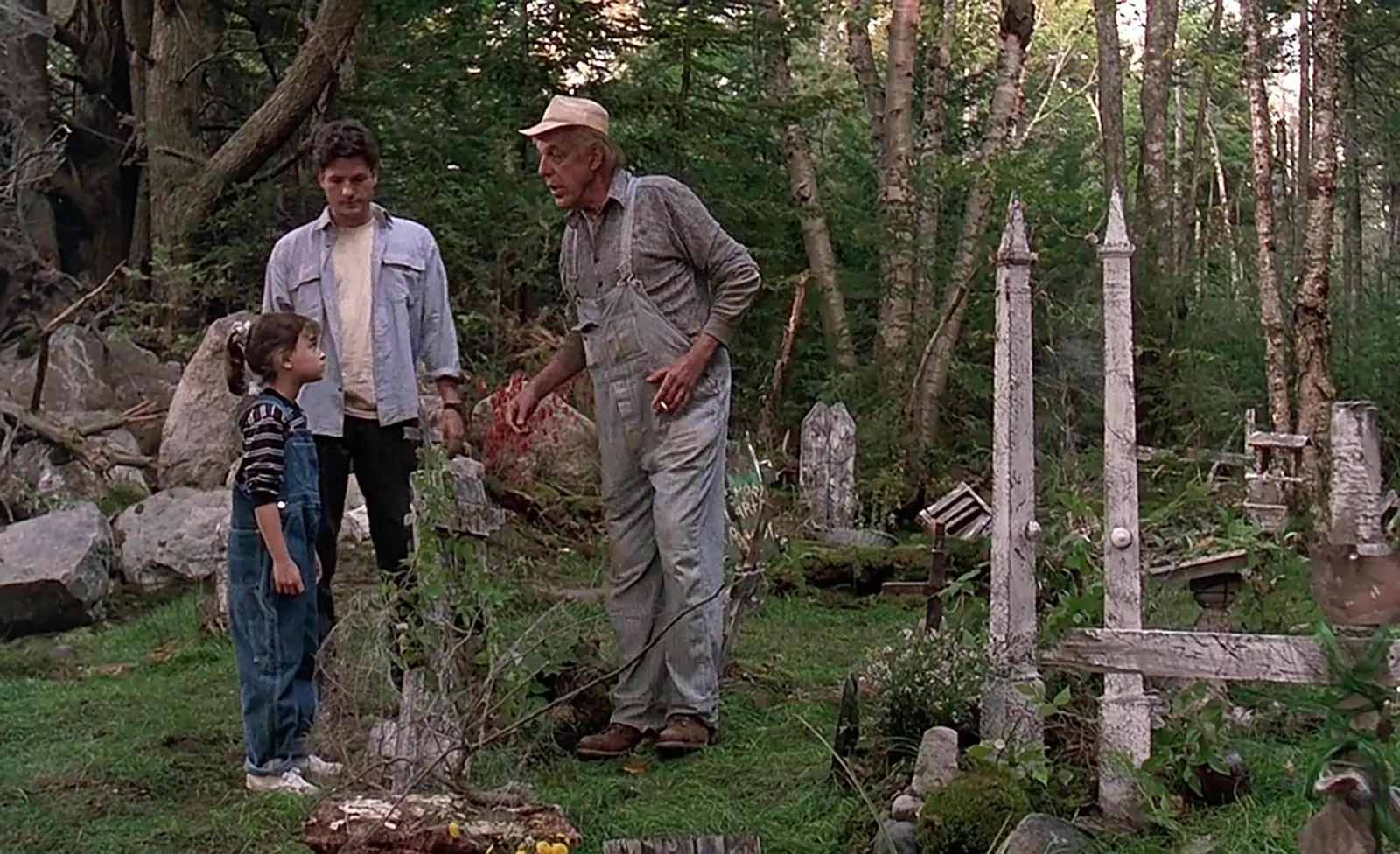 Personajele filmului Pet Sematary în cimitirul din pădure