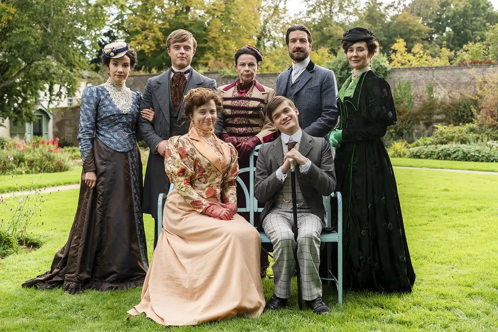 De pe docurile din Yorkshire, la marginea aristocrației britanice. Serialul „The Hardacres” ajunge la sezonul 2