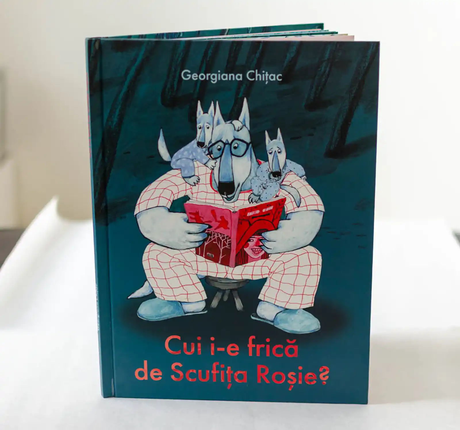 Coperta cartii Cui i-e frică de Scufița Roșie ed Arthur, 2023