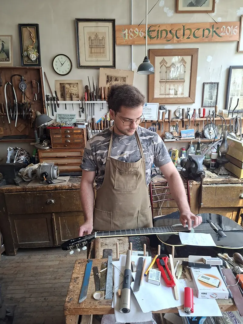 Familia Einschenk Brasov detaliu ucenic atelier