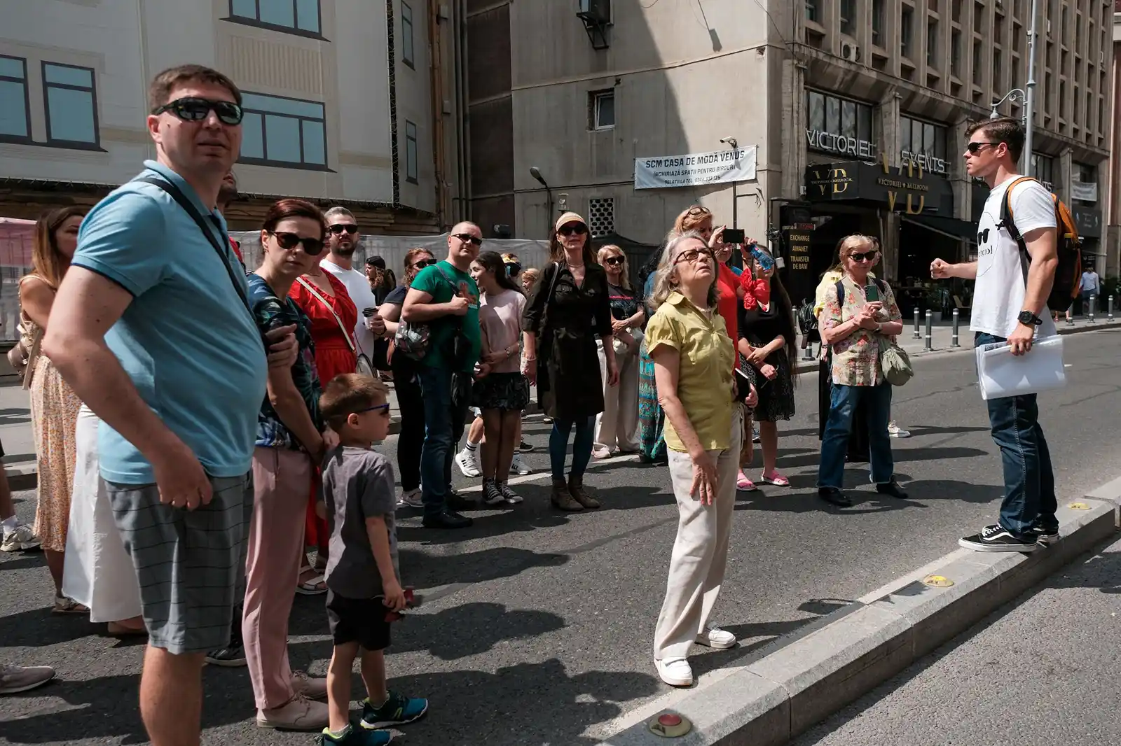 Instalații urbane, parade și tururi ghidate pe Calea Victoriei, în penultimul weekend „Străzi Deschise”