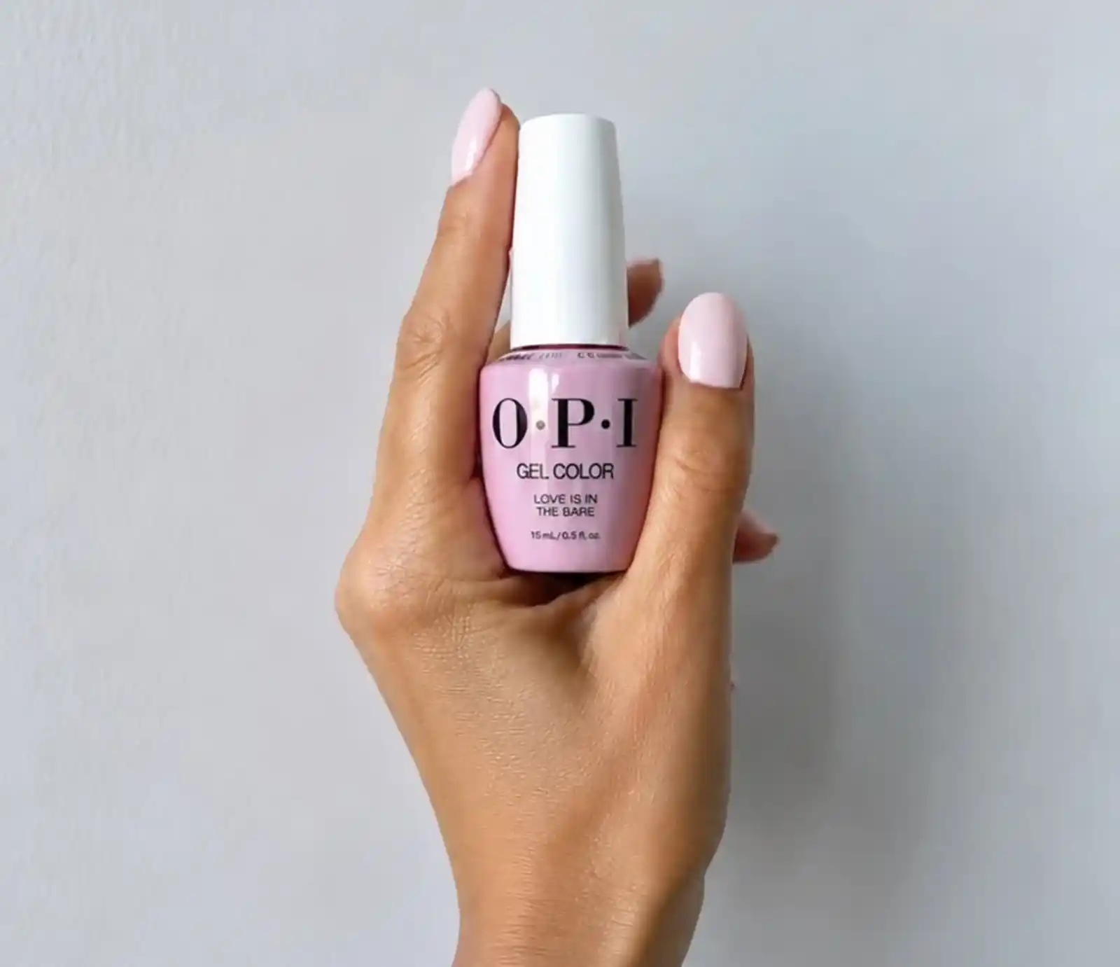 Manichiură într-o nuanță de roz delicat - Mari Luca, Nail Specialist OPI