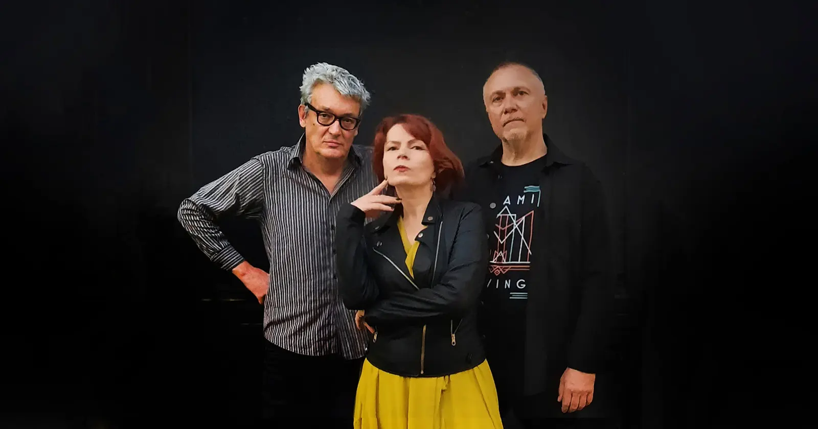Membrii proiectului muzical Ninigra într-o fotografie de grup