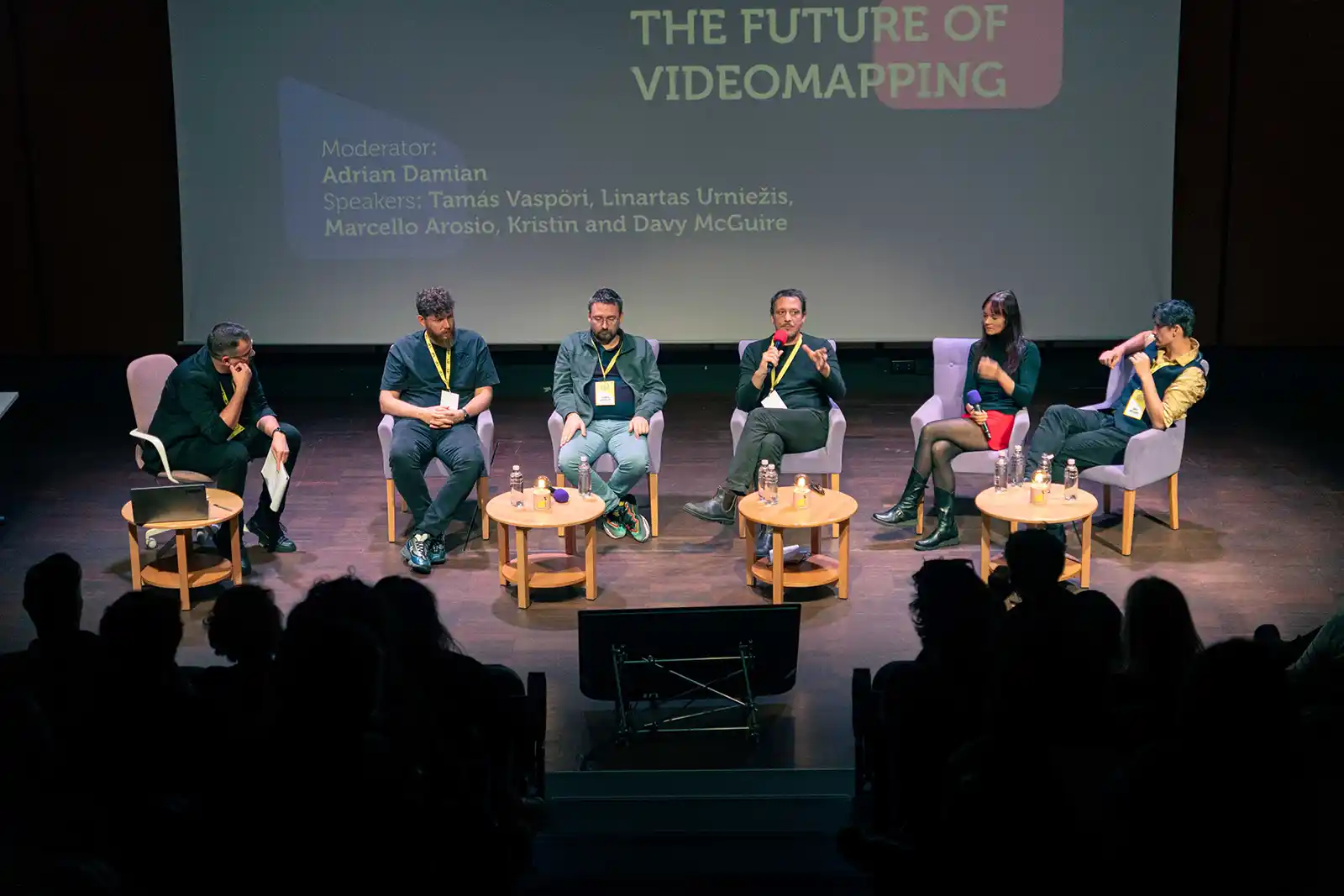 Dezbateri, conferințe și &icirc;nt&acirc;lniri cu artiști internaționali la Spotlight 2026