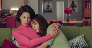Scenă din filmul Crăciun amar, regizat de Pedro Almodóvar
