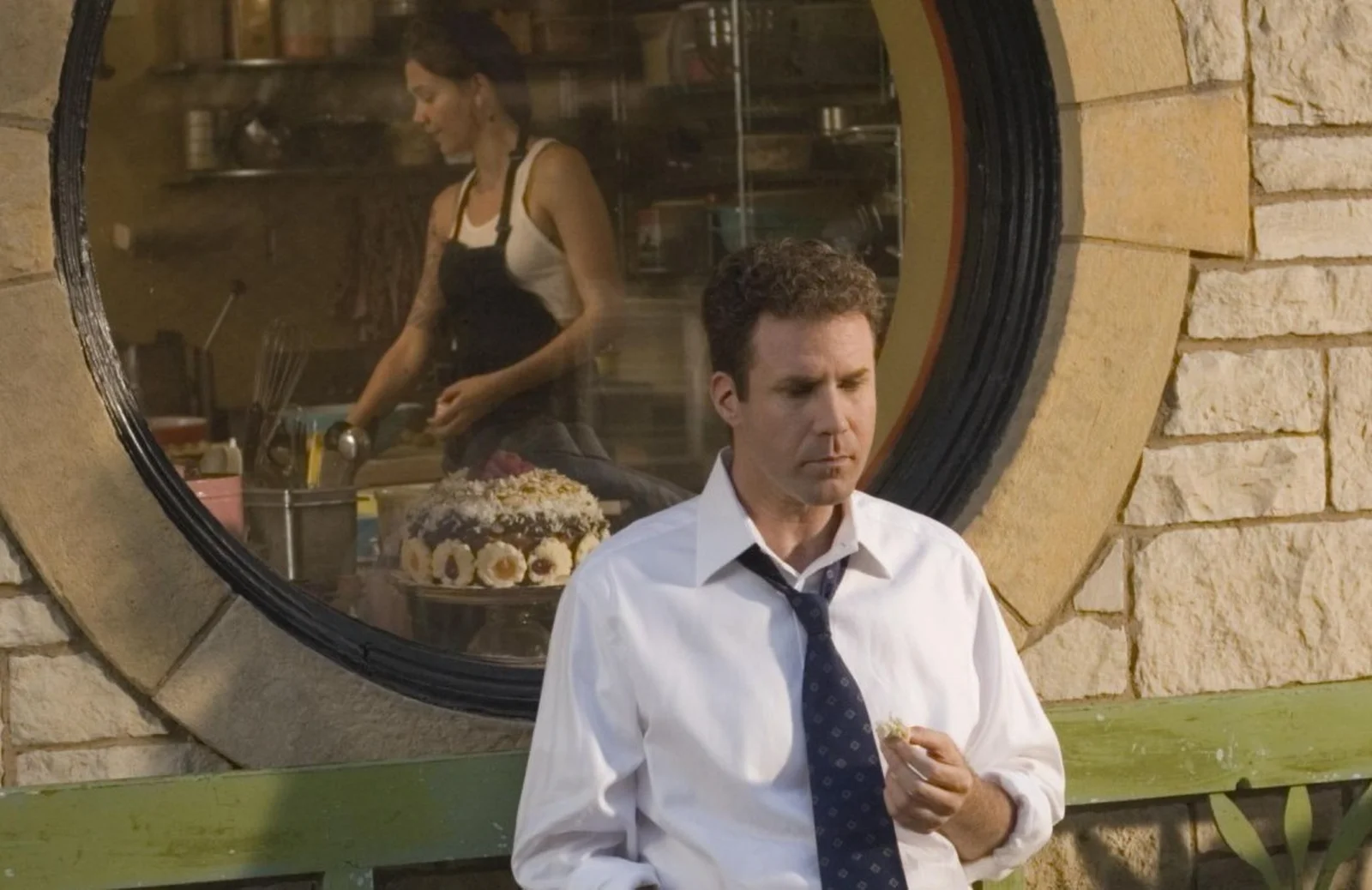 Will Ferrell și Maggie Gyllenhaal in filmul Stranger Than Fiction (2006)