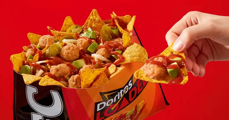 KFC x Doritos Loaded cu nachos, pui crocant și jalapeños