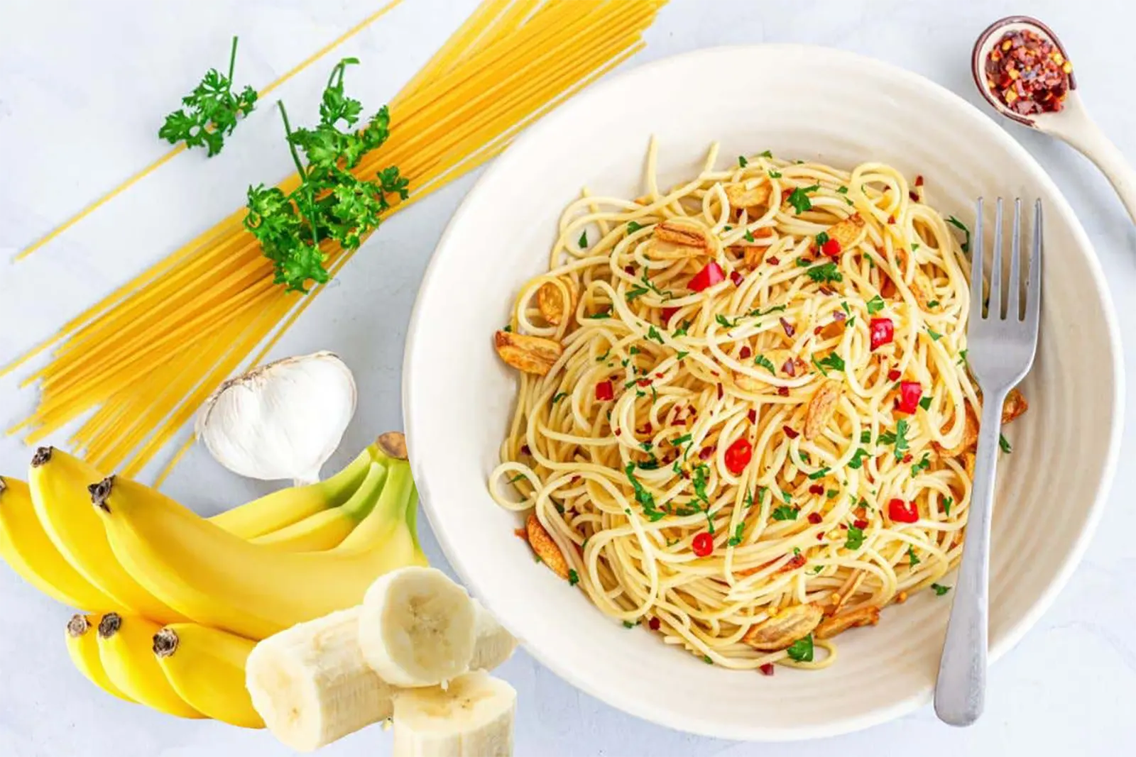 spaghetti aglio, olio, peperoncino e banana
