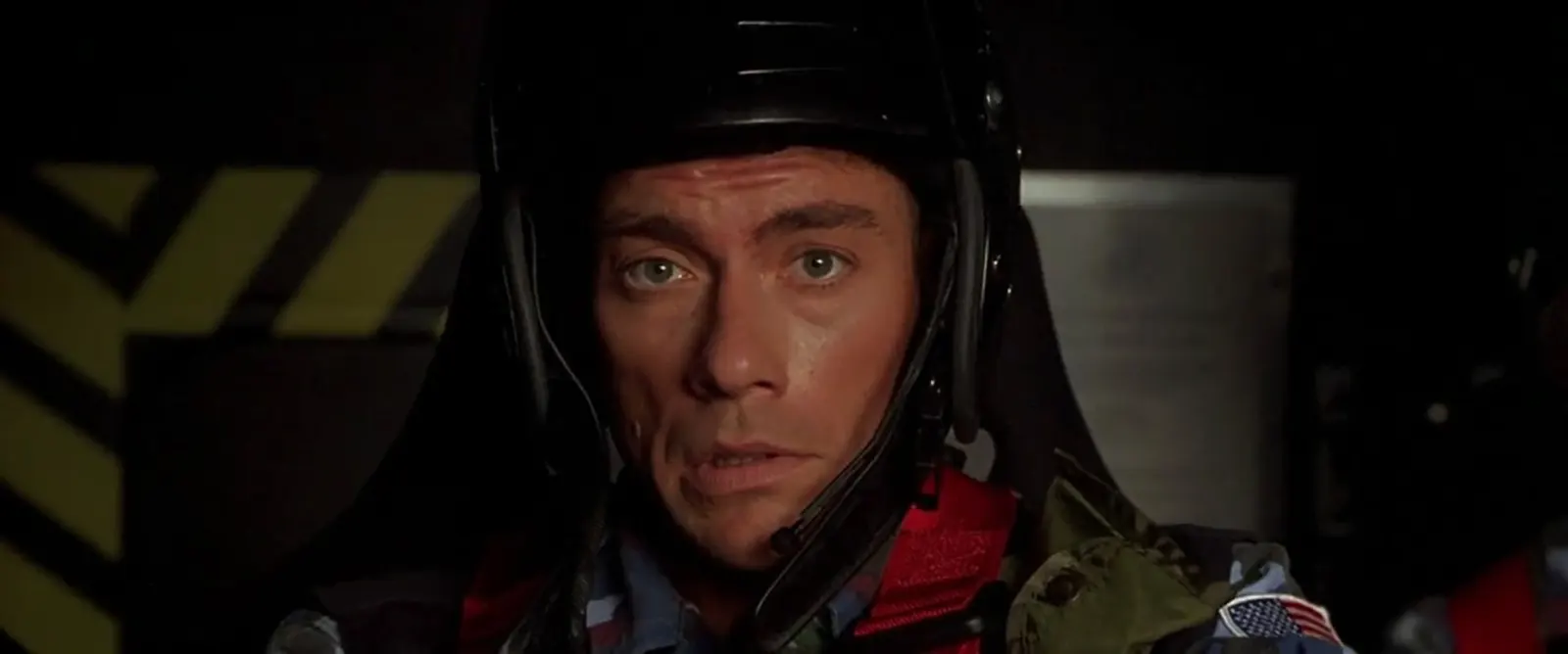 Jean-Claude Van Damme în filmul Street Fighter din 1994