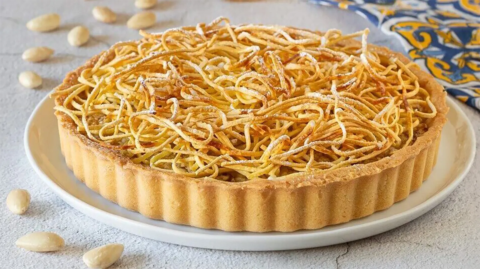 combinații neobișnuite de paste - torta di taglitelle desert